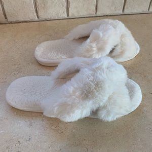 Parlovable Women’s Cross Band Slippers, off white, size 9-10 large, NWOT